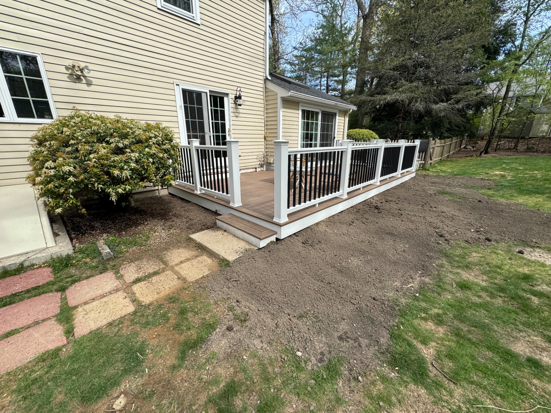 Composite Deck with Aluminum Rail